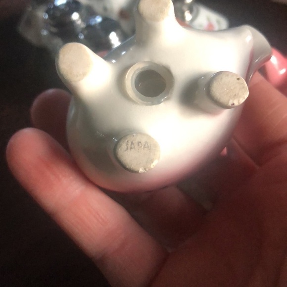 Unique Salt & pepper shaker collection - Picture 10 of 15